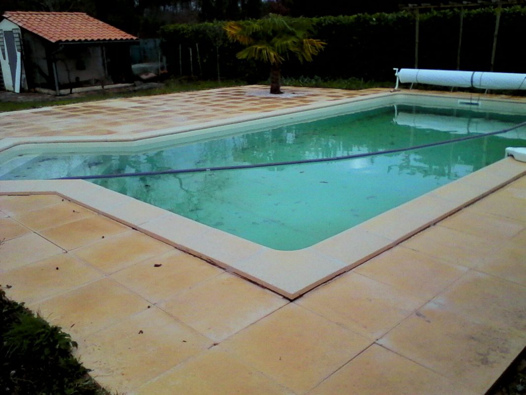 photo terrasse piscine nettoyée